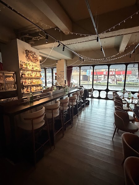 Old Vibe bar店面照片