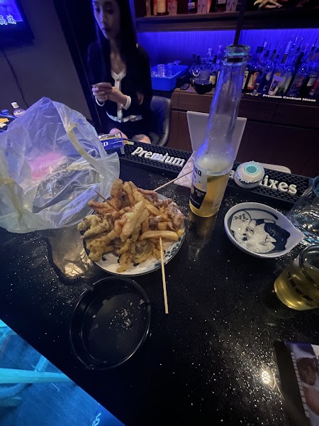 V bar 酒吧店面照片