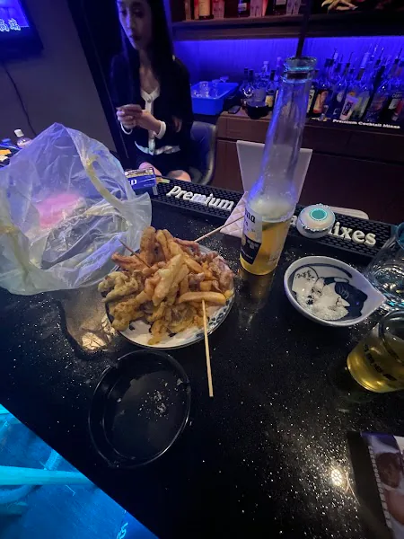 V bar 酒吧店面照片
